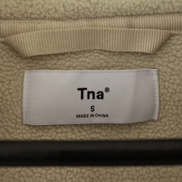 Aritzia TNA Polar 1/4 Zip Sweatshirt Cream Off White Fleece - Picture 10 of 11